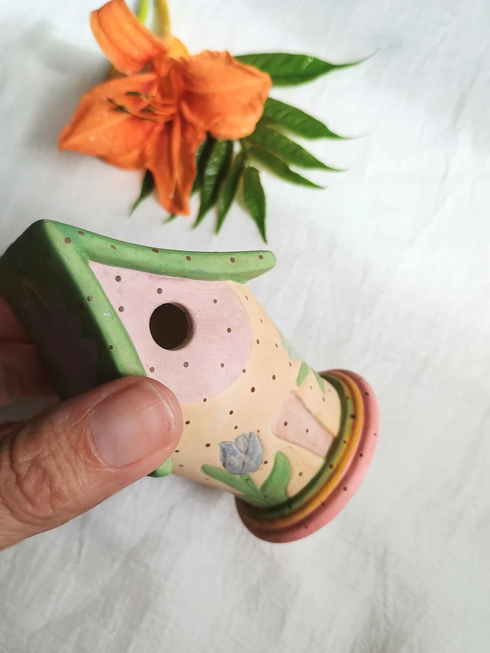 🌷 COTTAGE CORE 🌷 VTG Whimsical, Hand-Painted, Miniature, Ceramic Birdhouse
